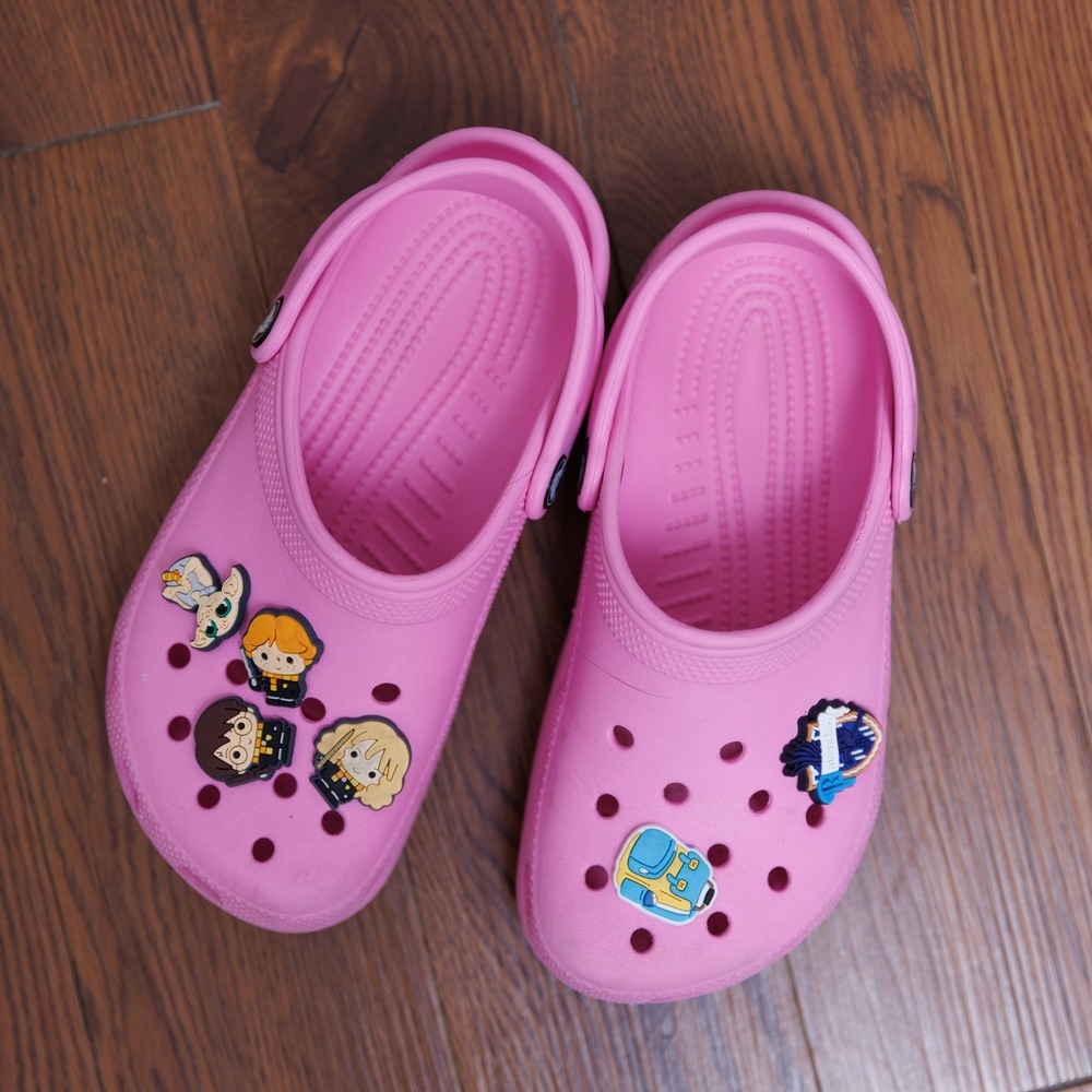 Crocs Classic Clog Pink Harry Potter Charms Jibbitz Kids Junior Size 2 J2